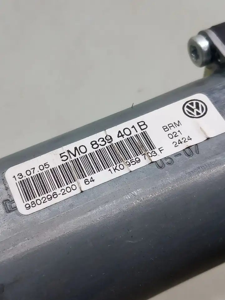 Volkswagen Golf Plus (2004 - 2008) 5M0839401B Стеклоподъемник задней двери — фото 6