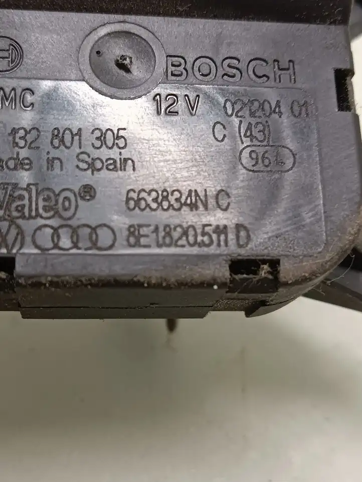 Audi A4 S4 B7 8E 8H (2004 - 2009) 8E1820511D Двигатель задвижки потока воздуха — фото 2