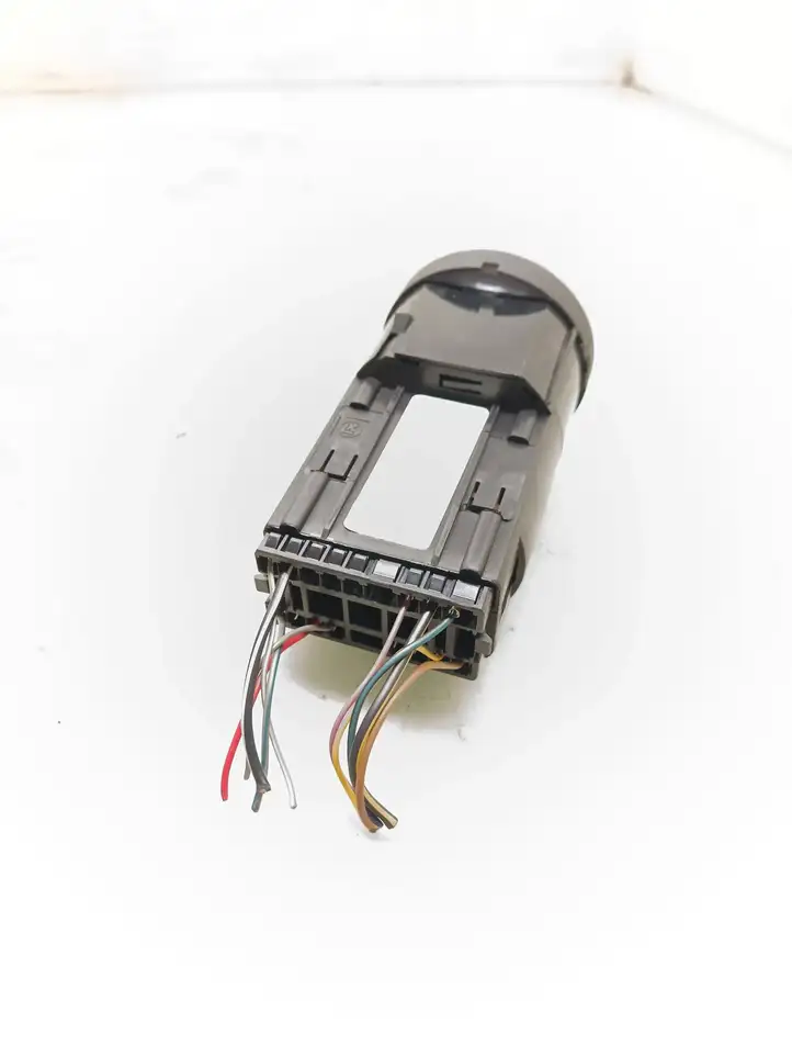 Audi A4 S4 B7 8E 8H (2004 - 2009) 8E0941531A Включатель фонарей — фото 2