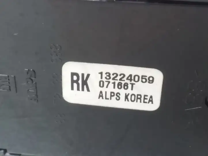 Opel Vectra C (2005 - 2009) 13224059 Кнопка стеклоподъемников — фото 3