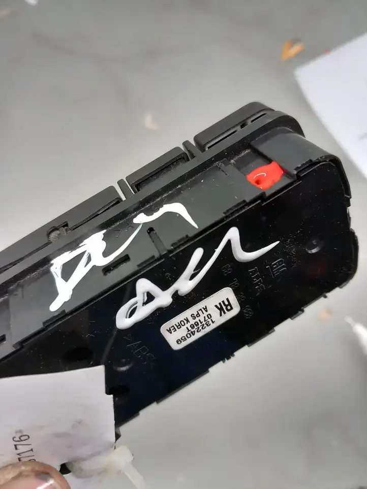 Opel Vectra C (2005 - 2009) 13224059 Кнопка стеклоподъемников — фото 4