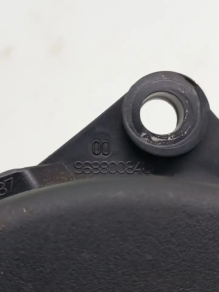 Ford S-MAX (2010 - 2015) 9688008480 Защита ремня ГРМ — фото 4