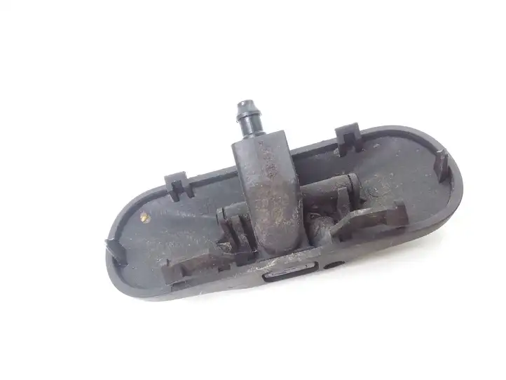 Volkswagen PASSAT B6 (2005 - 2010) 5M0955985C Форсунка омывателя лобового стекла — фото 2