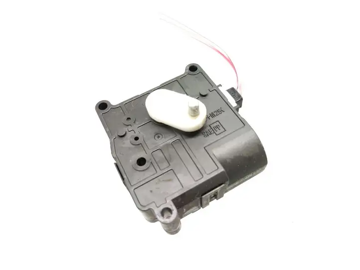 Toyota Avensis T250 (2006 - 2009) 1138002051 Двигатель задвижки потока воздуха — фото 2