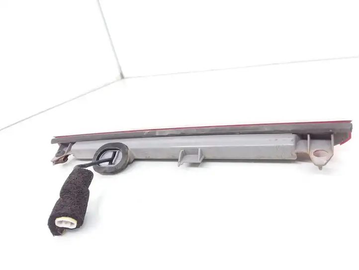 Toyota Avensis T250 (2006 - 2009) 0553 Дополнительный стоп фонарь — фото 2