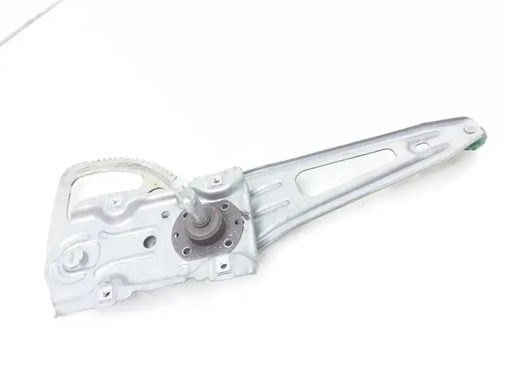 Toyota Yaris (2005 - 2009) Механический стеклоподъемник задней двери — фото 1
