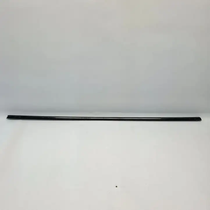 Mercedes-Benz SL R230 (2001 - 2012) A2306900280 Накладка стекла двери — фото 5