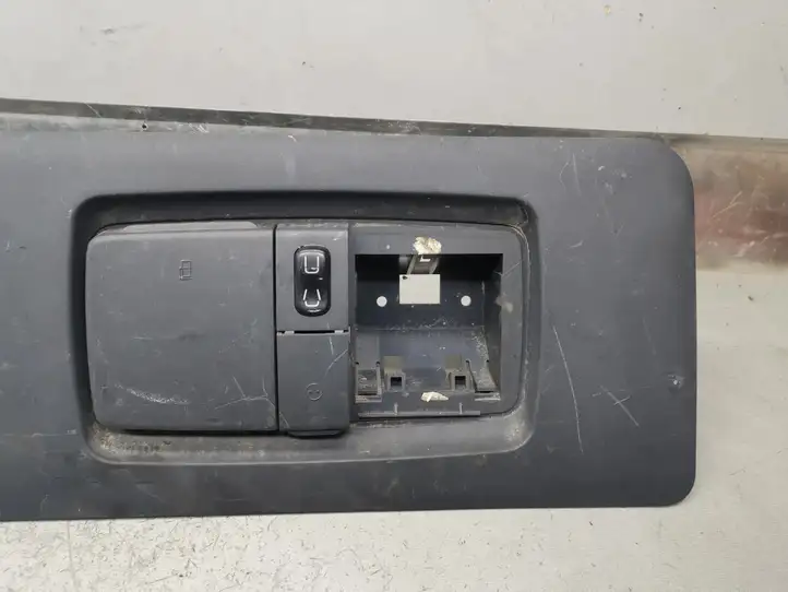 Mercedes-Benz Vito Viano W638 (1996 - 2003) A6388130902 Задняя пепельница — фото 4