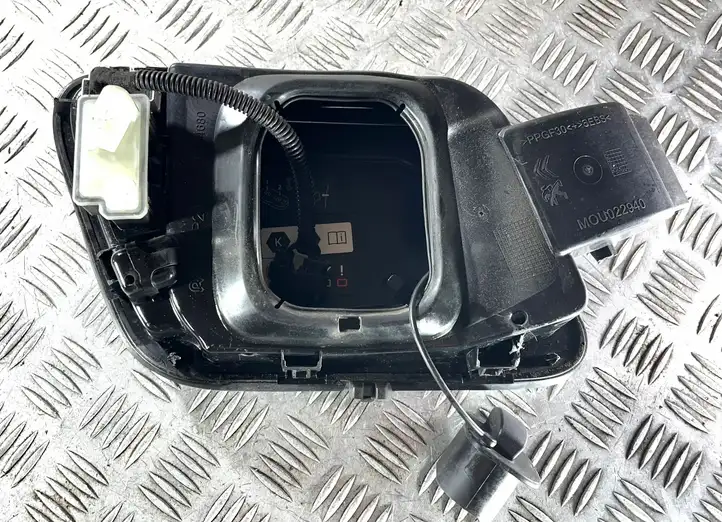 Peugeot 2008 II (2019 - ) 9831684680 Крышка зарядного разъема — фото 3