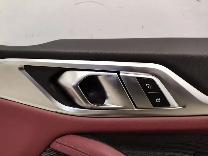 BMW i4 (2021 - ) Обшивка передней двери — фото 9