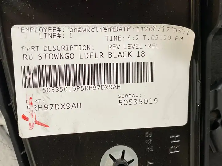 Chrysler Pacifica (2016 - ) 5RH97DX9AH Коврик для второго ряда — фото 11