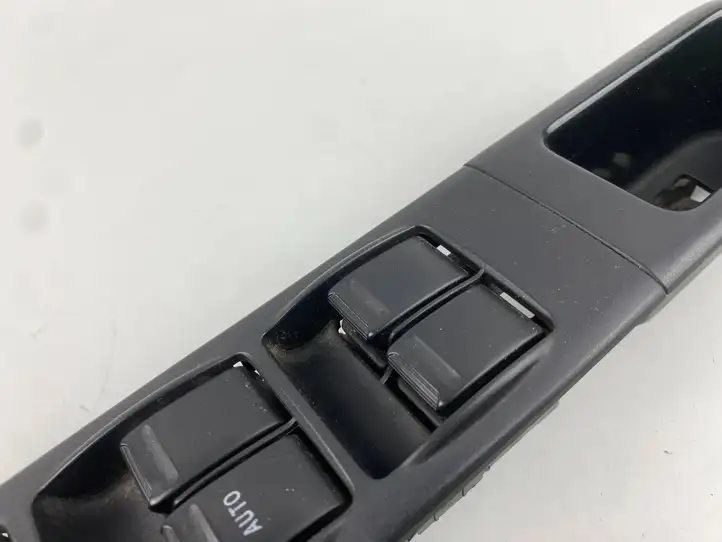 Subaru Forester SG (2006 - 2008) Кнопка стеклоподъемников — фото 6