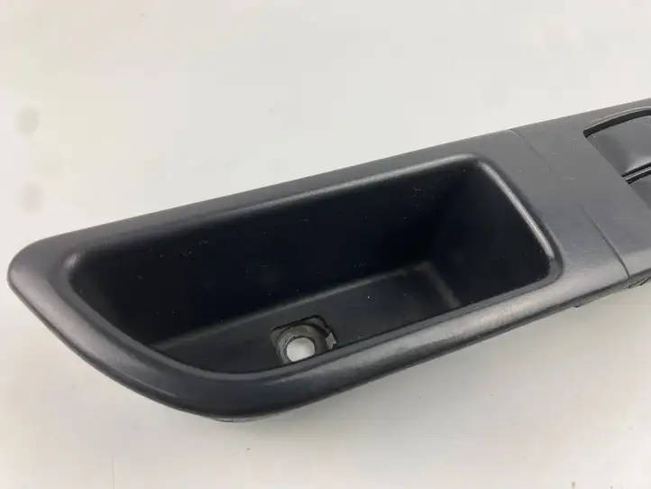 Subaru Forester SG (2006 - 2008) Кнопка стеклоподъемников — фото 12