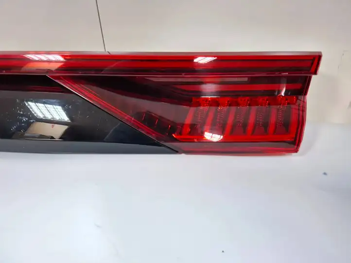 Audi Q8 (2018 - ) 4M8945095D Комплект задних фонарей — фото 34