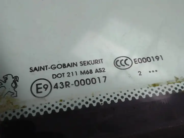 Peugeot 5008 (2009 - 2013) 9683060780 Треугольное стекло кузова — фото 5