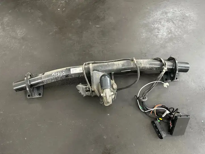 Volvo XC60 (2017 - ) 31439393 Комплект буксировочного крюка — фото 1