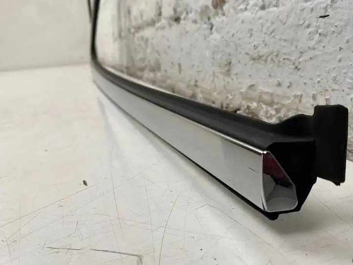 Chrysler Pacifica (2016 - ) 68227297AD Облицовка заднего бокового стекла — фото 10