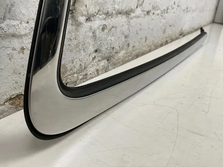 Chrysler Pacifica (2016 - ) 68227297AD Облицовка заднего бокового стекла — фото 14