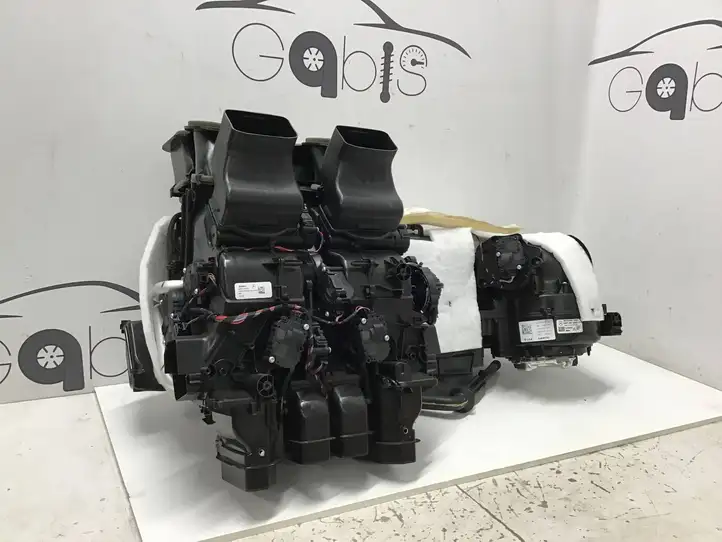 Mercedes-Benz EQS V297 (2021 - ) A2978303303 Комплект системы вентиляции салона — фото 1