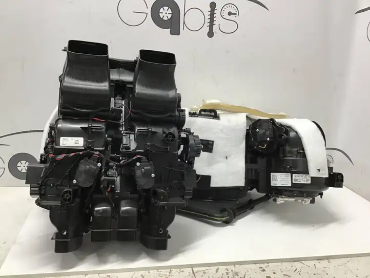 Mercedes-Benz EQS V297 (2021 - ) A2978303303 Комплект системы вентиляции салона — фото 3