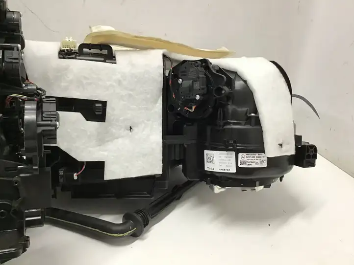Mercedes-Benz EQS V297 (2021 - ) A2978303303 Комплект системы вентиляции салона — фото 5