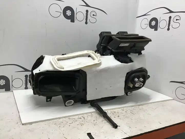 Mercedes-Benz EQS V297 (2021 - ) A2978303303 Комплект системы вентиляции салона — фото 7