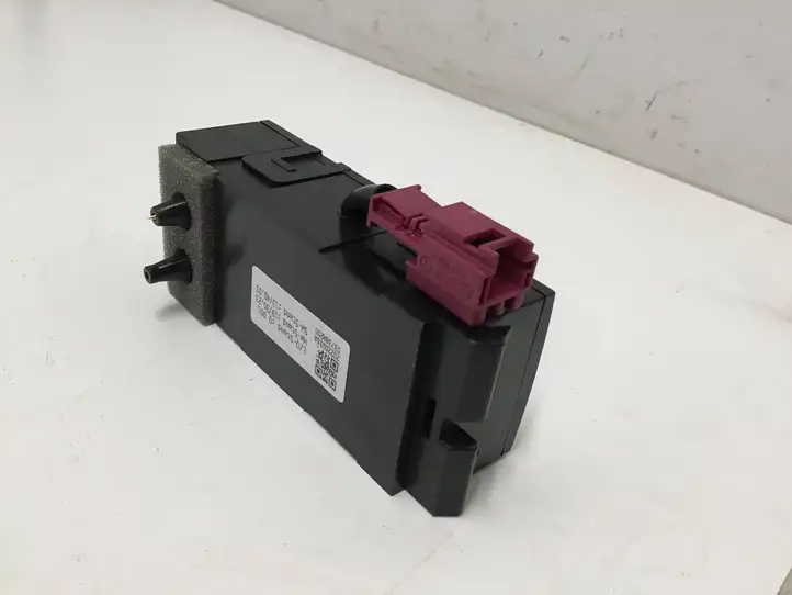 Mercedes-Benz EQS V297 (2021 - ) A2058352500 Датчик качества воздуха — фото 4