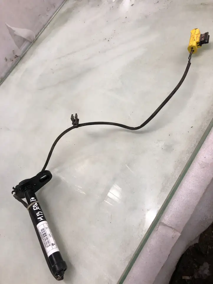Mercedes-Benz EQA (2021 - ) A2479069901 Привод подушки безопасности пешехода — фото 3