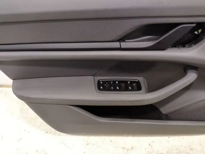Porsche Taycan 9J1 (2019 - ) 9J1864601 Обшивка передней двери — фото 3