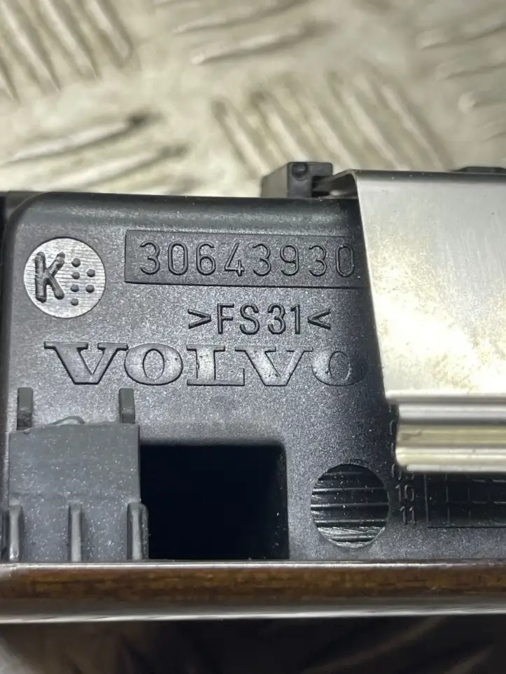 Volvo XC90 (2006 - 2014) 30643930 Задняя пепельница — фото 5