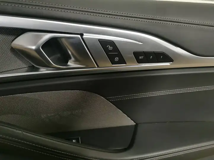 BMW 8 G15 (2018 - ) 6994266 Обшивка передней двери — фото 3