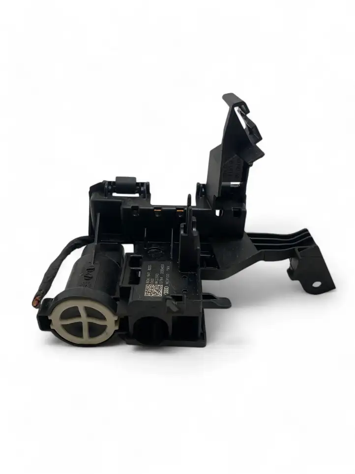 Audi Q5   80A941823 Реле выравнивания тока