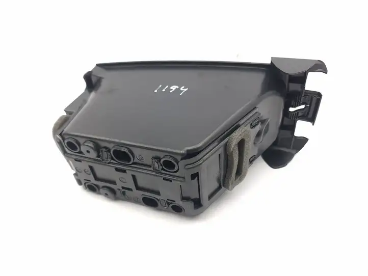 Maserati Quattroporte (2003 - 2008) 67563600 Ящик центральной консоли — фото 8