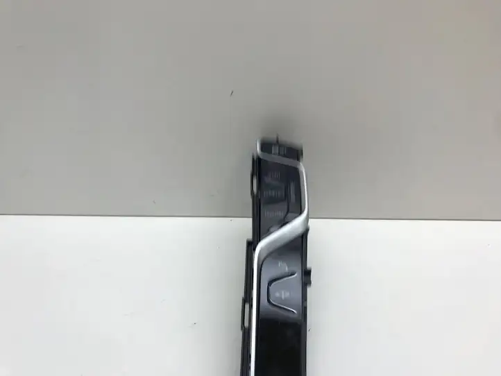 BMW 7 G11 G12 (2015 - 2022) 6819156 Кнопка парктроника — фото 4