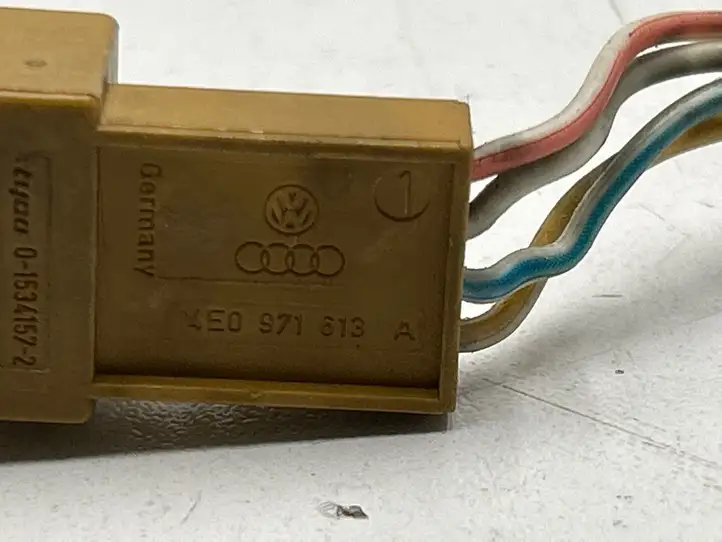 Volkswagen PASSAT B6 (2005 - 2010) 4E0971613A Микрофон (Bluetooth / телефон) — фото 7