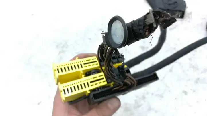 BMW X1 F48 F49 (2015 - 2022) 1823488 Прочая электропроводка — фото 16