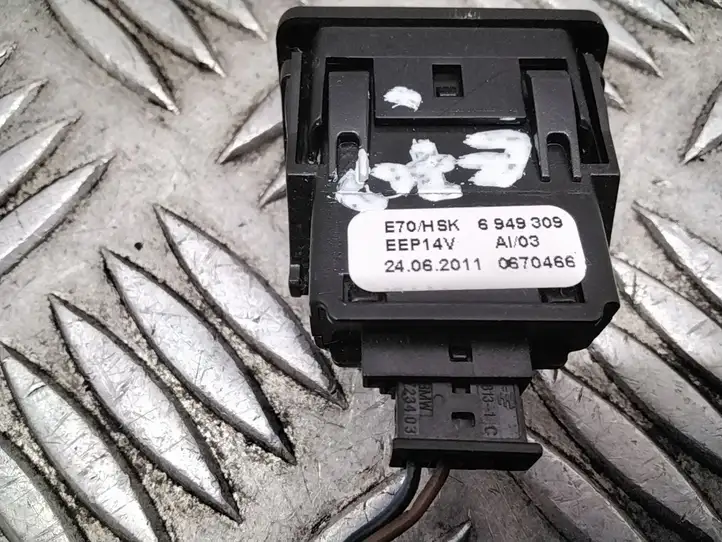 BMW X5 E70   6949309 Кнопка открывания перчаточного ящика