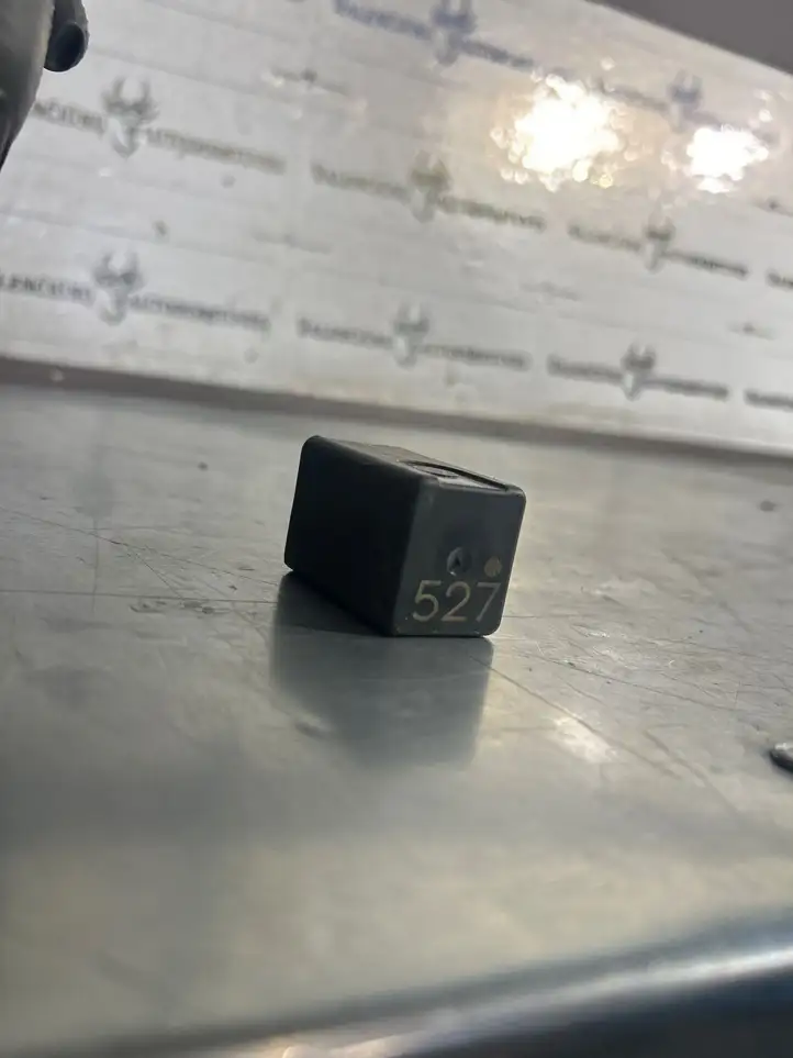 Volkswagen Caddy (2020 - )  04L907282B Реле подогрева свеч