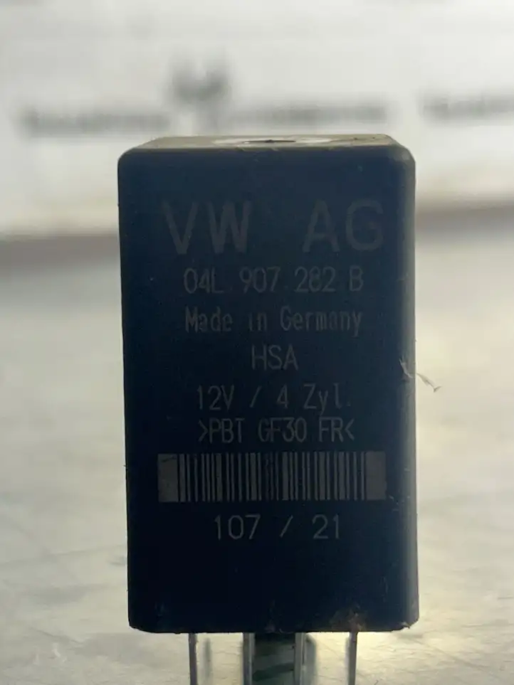 Volkswagen Caddy (2020 - )  04L907282B Реле подогрева свеч