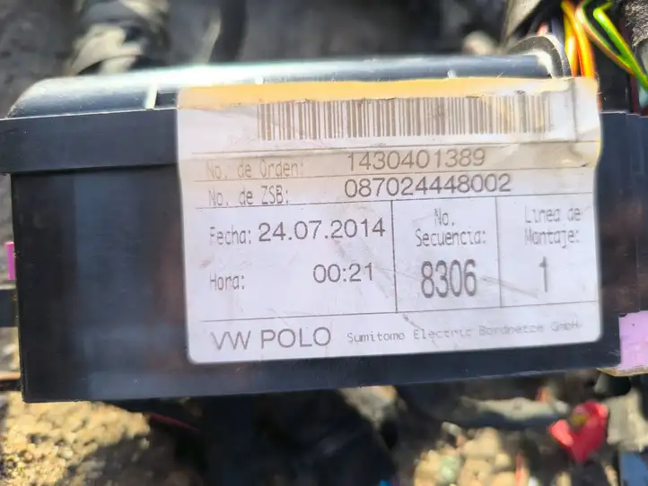 Volkswagen Polo V 6R (2009 - 2015) 1430401389 Прочая электропроводка — фото 25