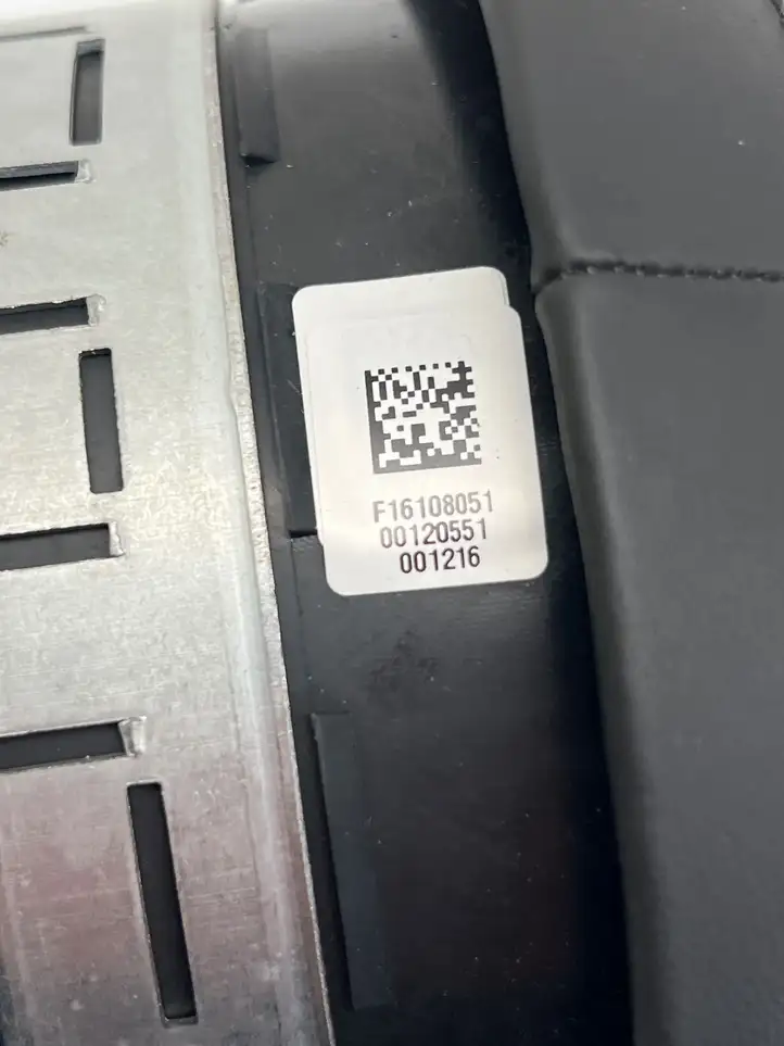 Audi A8   4H0880201AA Подушка безопастности руля