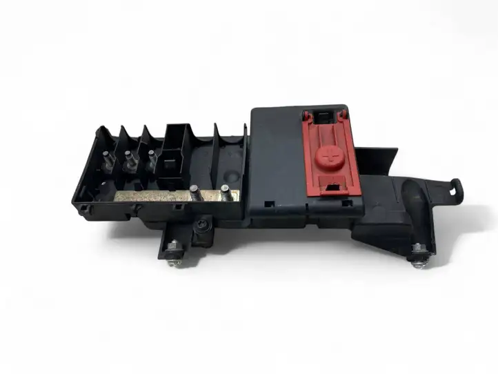 Audi Q8   4M0941823E Реле выравнивания тока