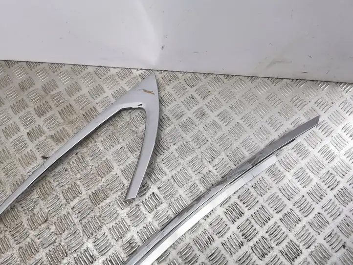 Tesla Model S (2012 - 2016)   Передняя декоративная планка