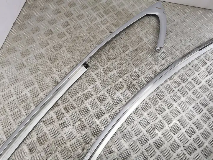 Tesla Model S (2012 - 2016)   Передняя декоративная планка