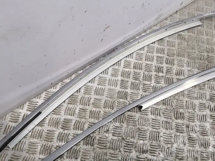 Tesla Model S (2012 - 2016)   Передняя декоративная планка