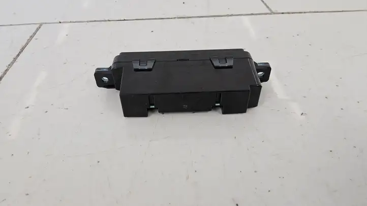 Toyota Avensis T220 (2000 - 2003) 44464446 Реле предупреждения об ремнях безопасности — фото 4