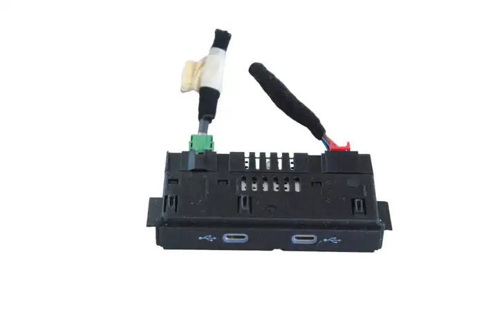 Volkswagen ID.3   5NA035736 Разъем USB