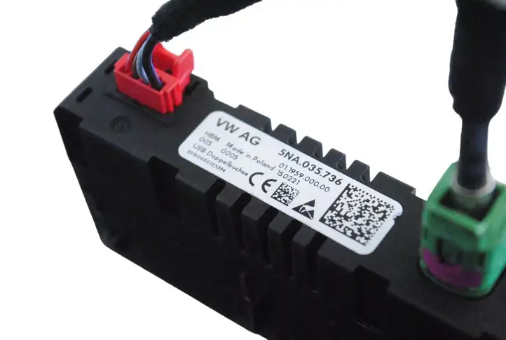 Volkswagen ID.3   5NA035736 Разъем USB
