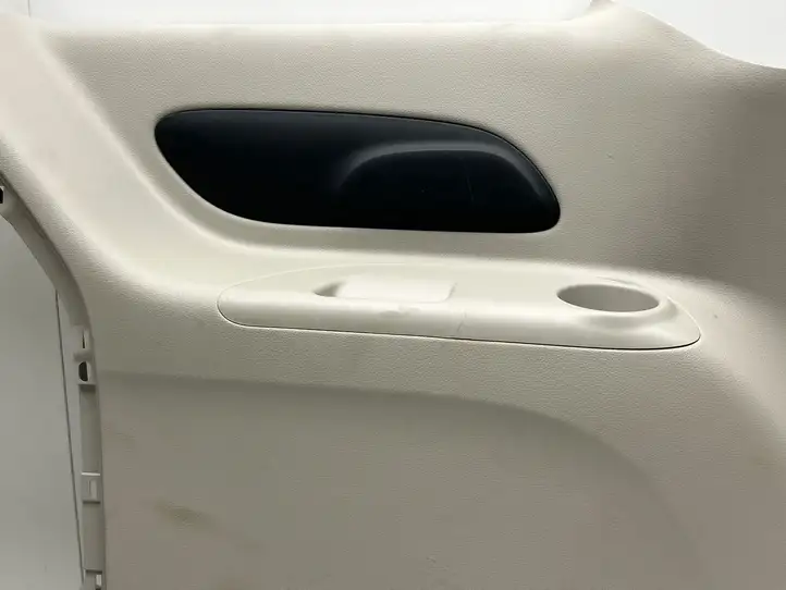 Chrysler Pacifica (2016 - ) 5RJ21PD2AF Задняя боковая обшивка салона — фото 3