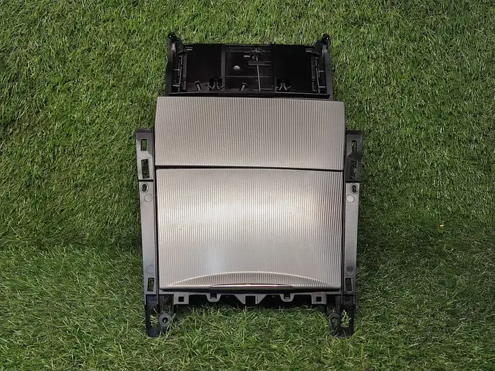 Mercedes-Benz E W212 (2009 - 2016)  A2126809850 Ящик для вещей центральная консоль